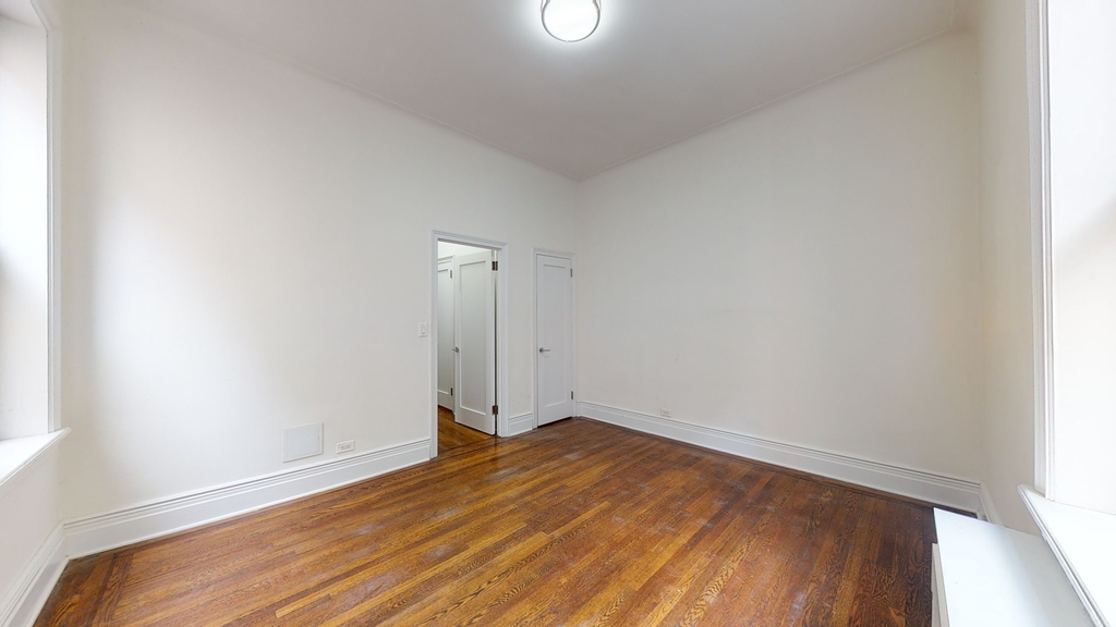 East 81st Street and Park Avenue - Photo 5
