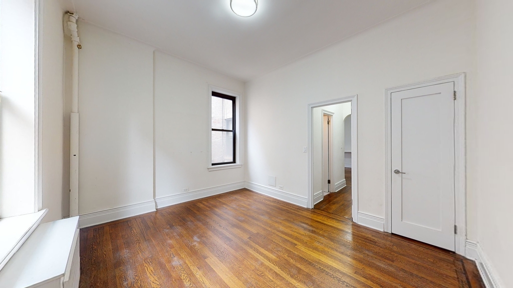 East 81st Street and Park Avenue - Photo 4