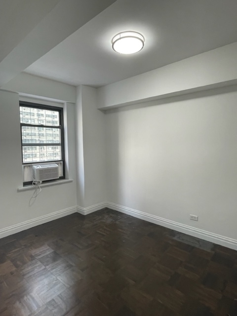 East 57th Street - Photo 3