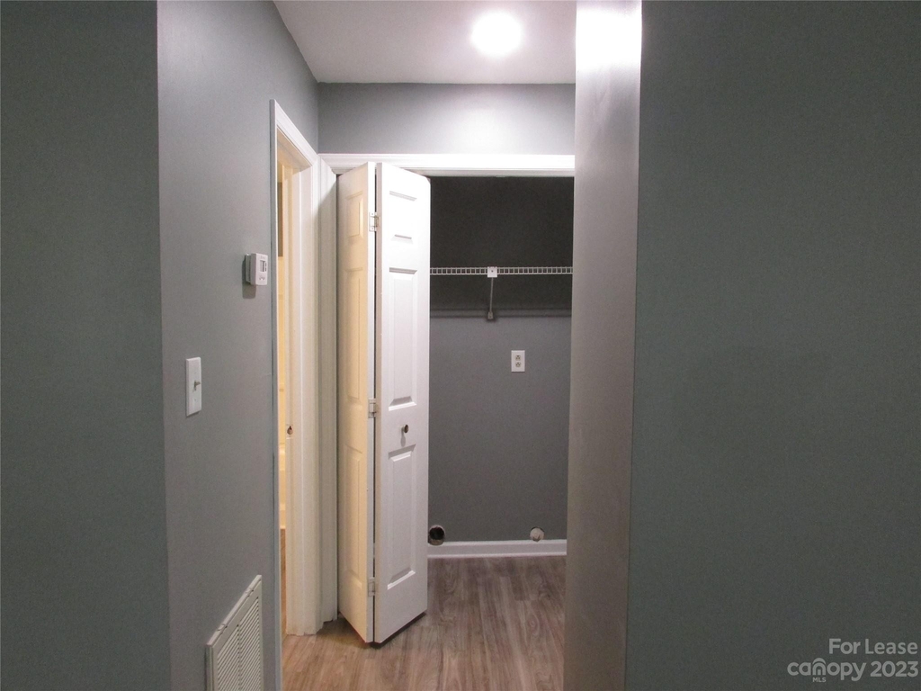 8115 Tremaine Court - Photo 17