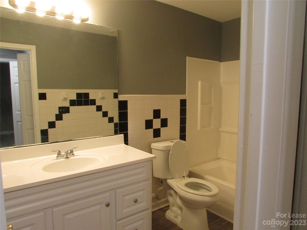 8115 Tremaine Court - Photo 19