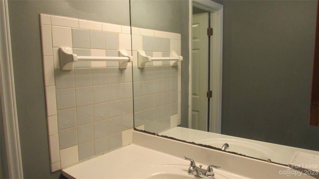 8115 Tremaine Court - Photo 28