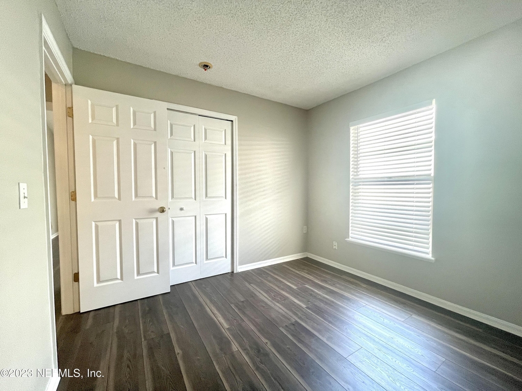 7329 Lawn Tennis Ln - Photo 12