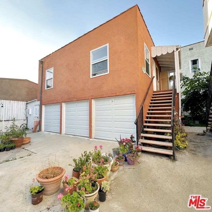 1333 Masselin Ave - Photo 8