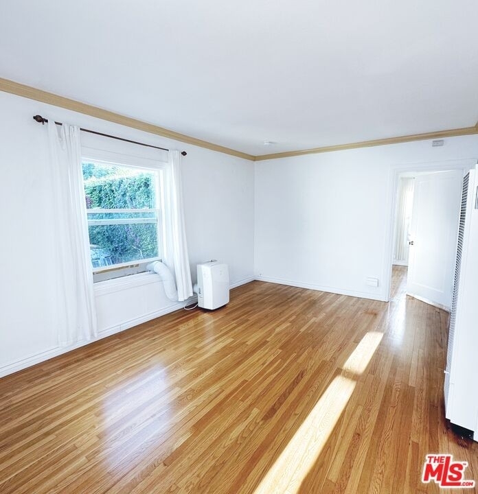 1333 Masselin Ave - Photo 1