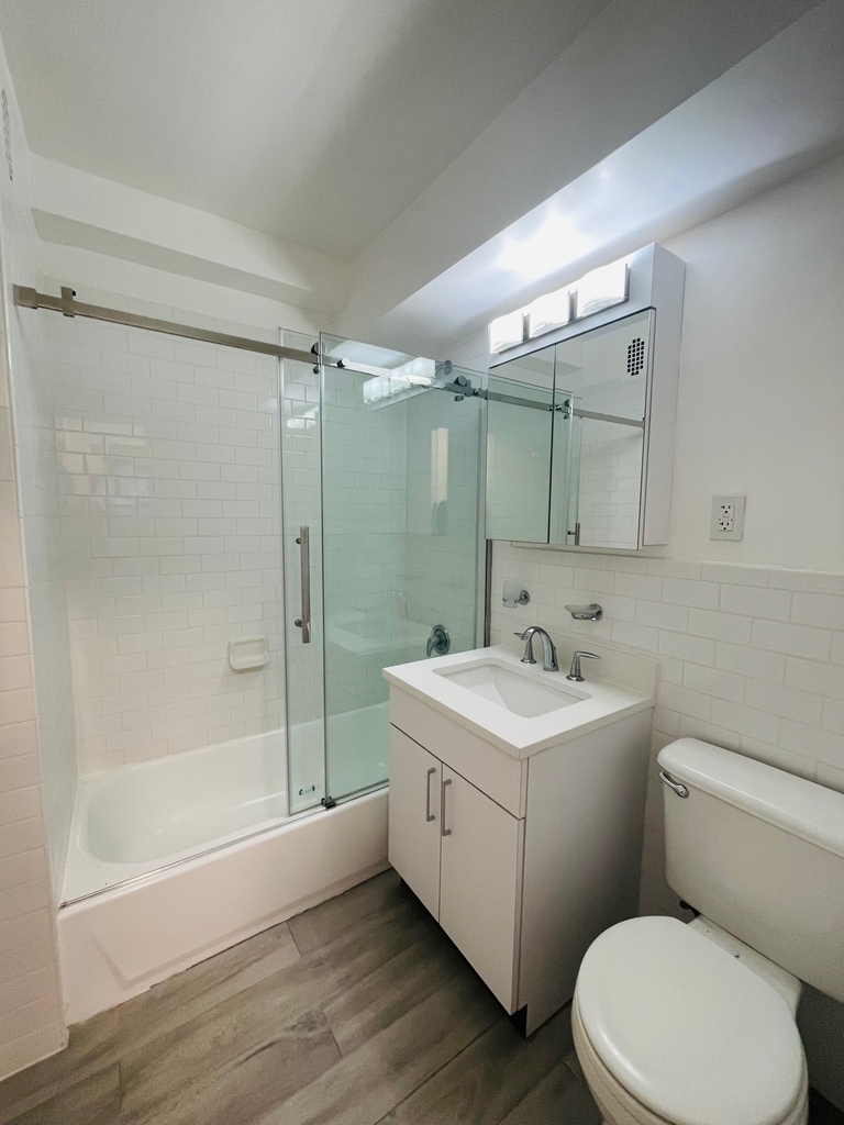 East 56th Street - Photo 6