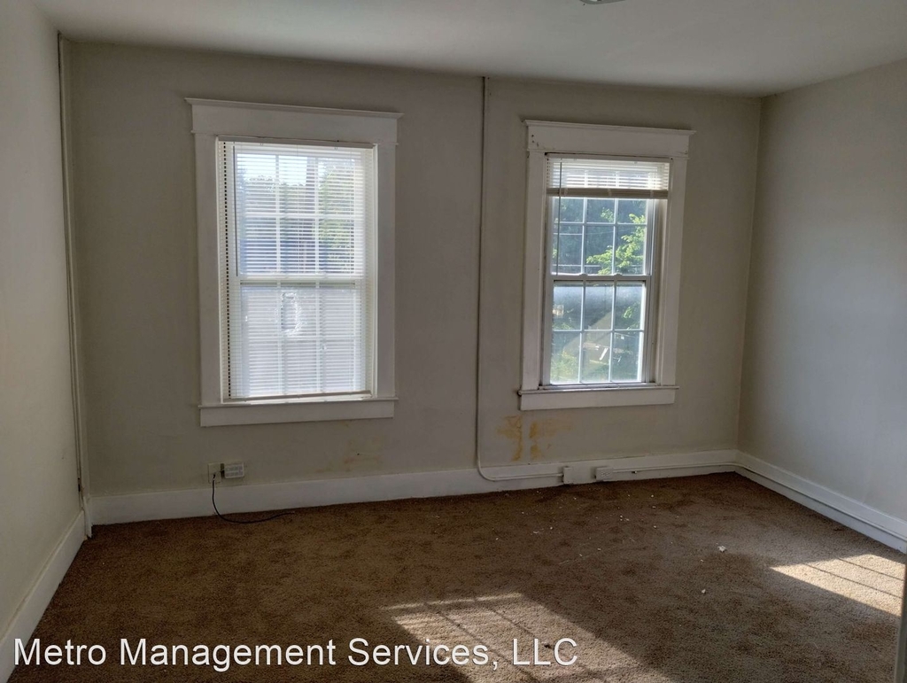 2500 W. Oak St, - Photo 2