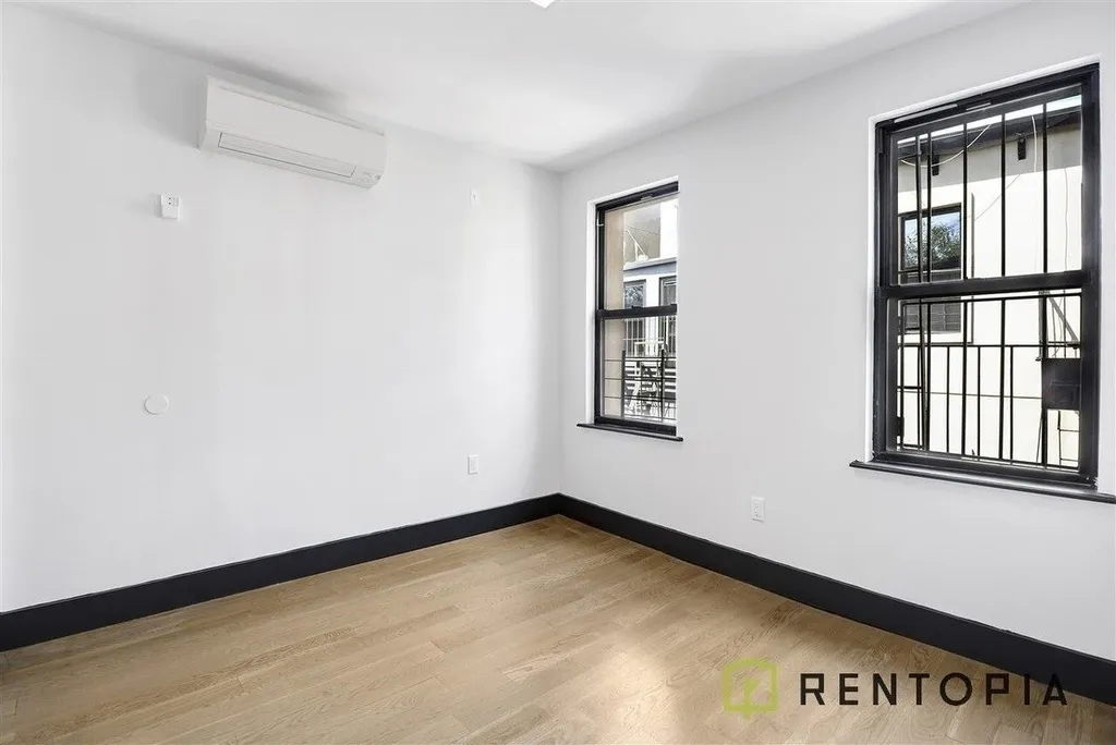 202 Scholes Street - Photo 2