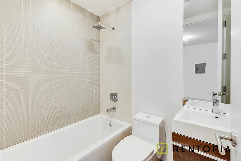 106 Meserole Street - Photo 4