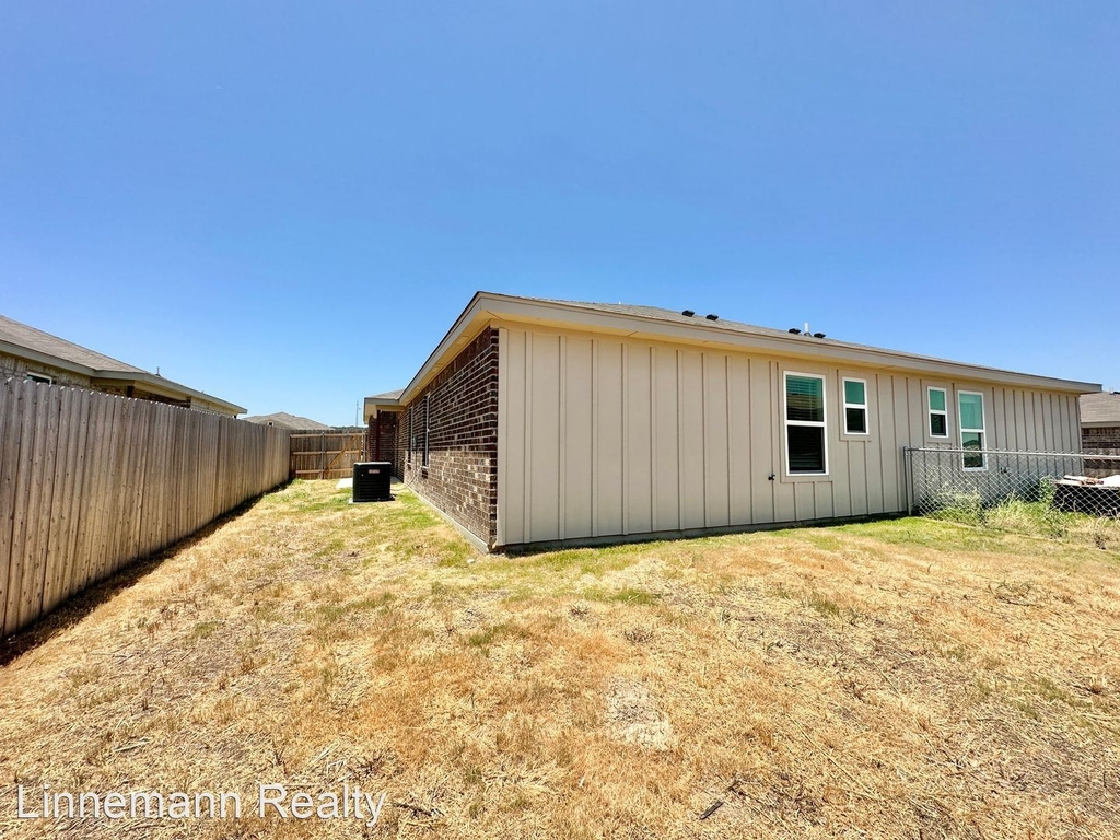 1809 Clovis Drive - Photo 16