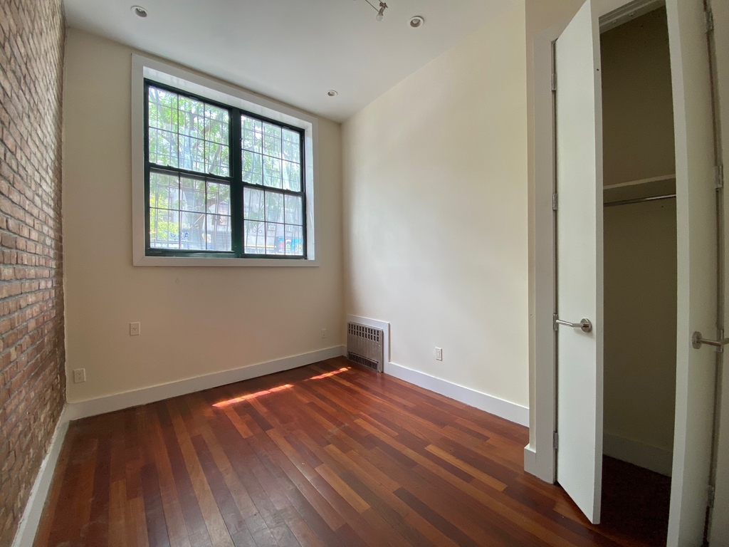 179 Knickerbocker Avenue - Photo 8