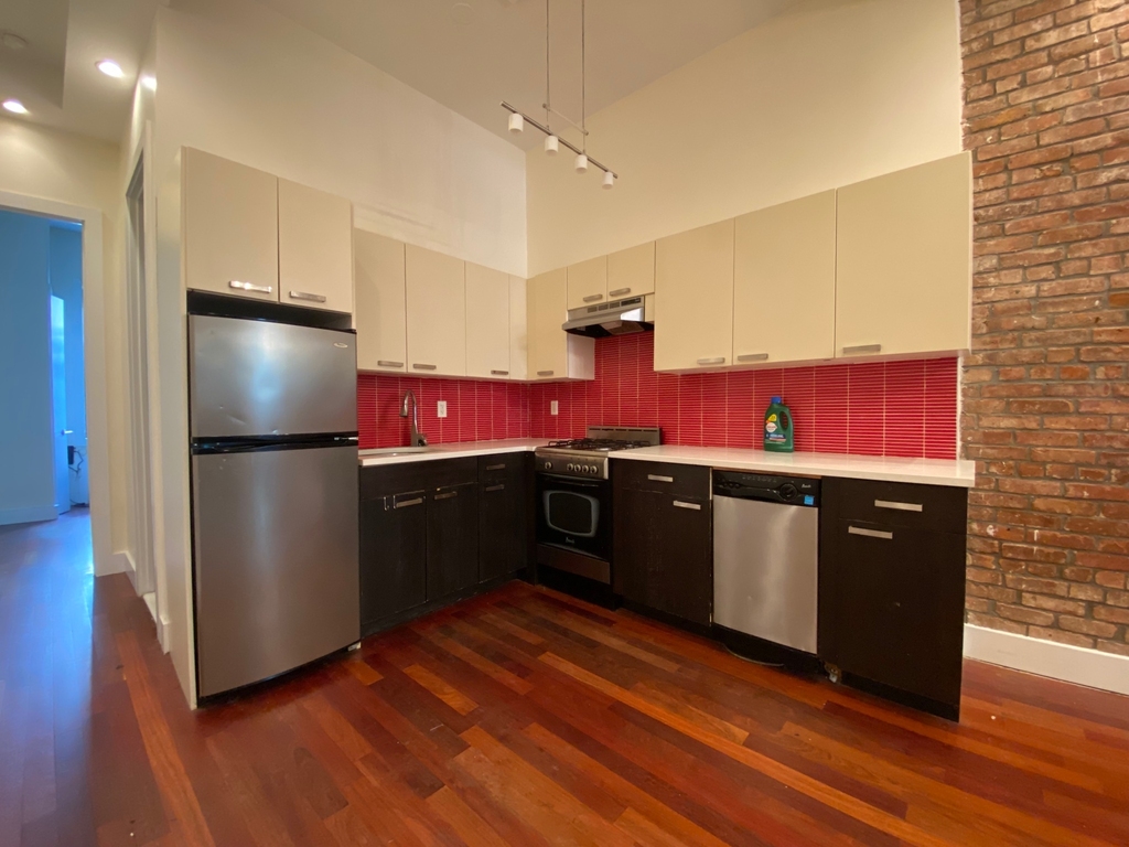 179 Knickerbocker Avenue - Photo 10