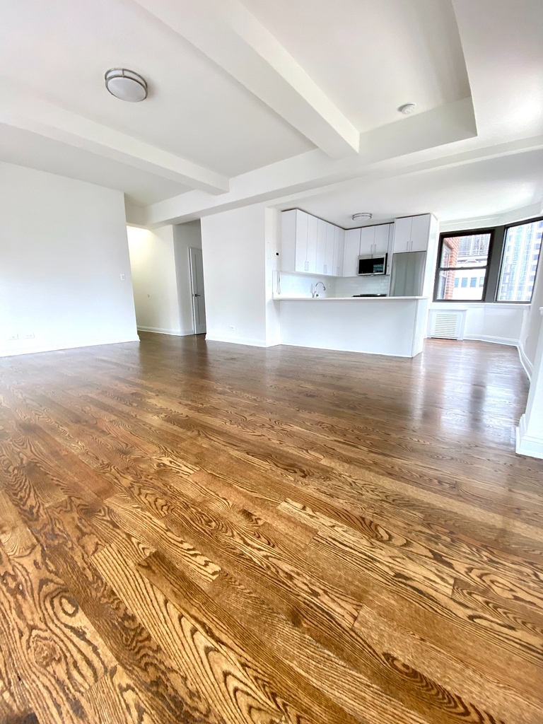   East 56 Street - Photo 0