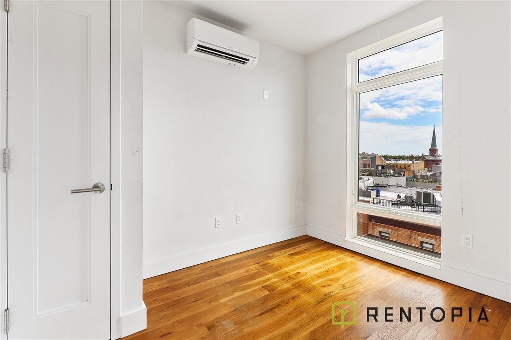 310 Graham Avenue - Photo 4