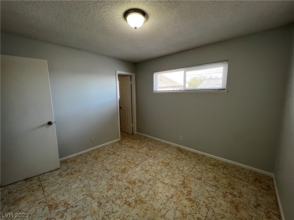 6540 Evergreen Avenue - Photo 25