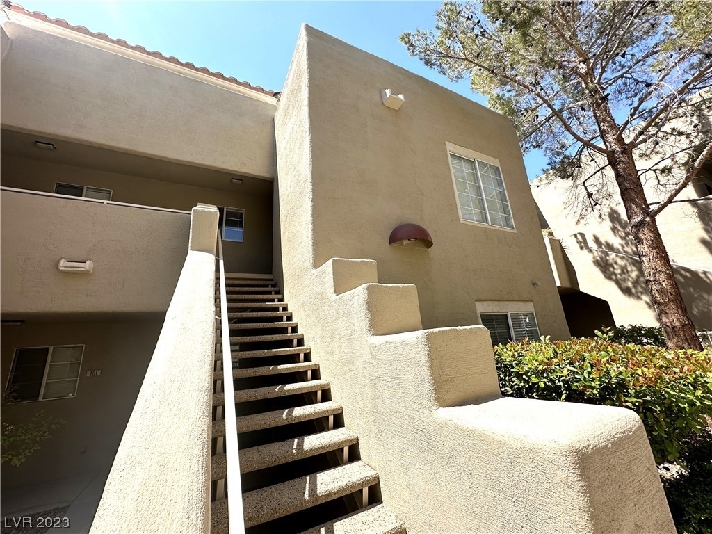 1900 Villa Palms Court - Photo 1