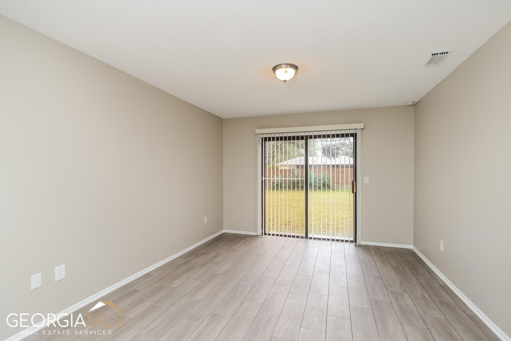 6555 Bay Street - Photo 4