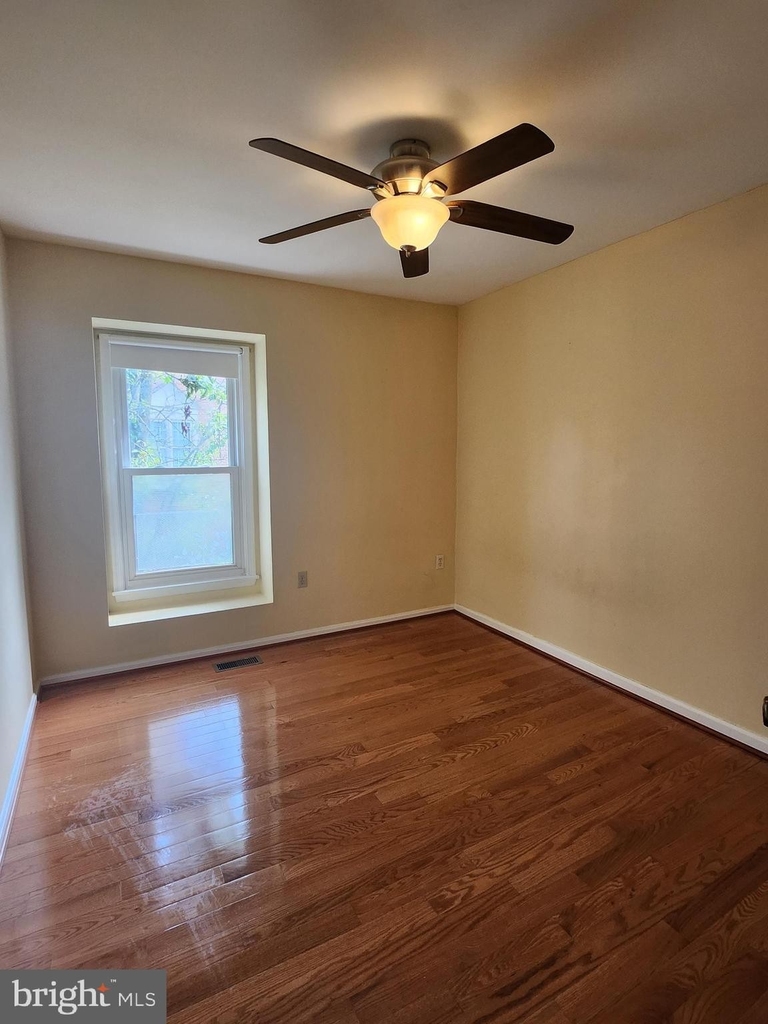 13923 Middle Creek Place - Photo 15