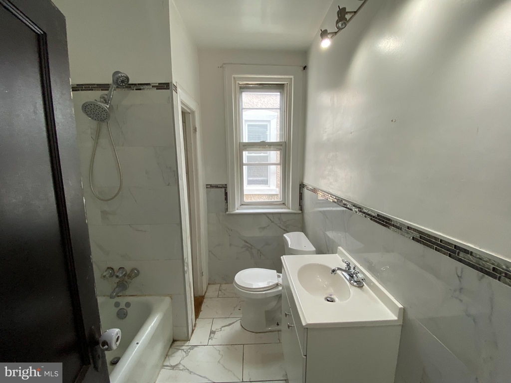 1426 W Chew Street - Photo 11