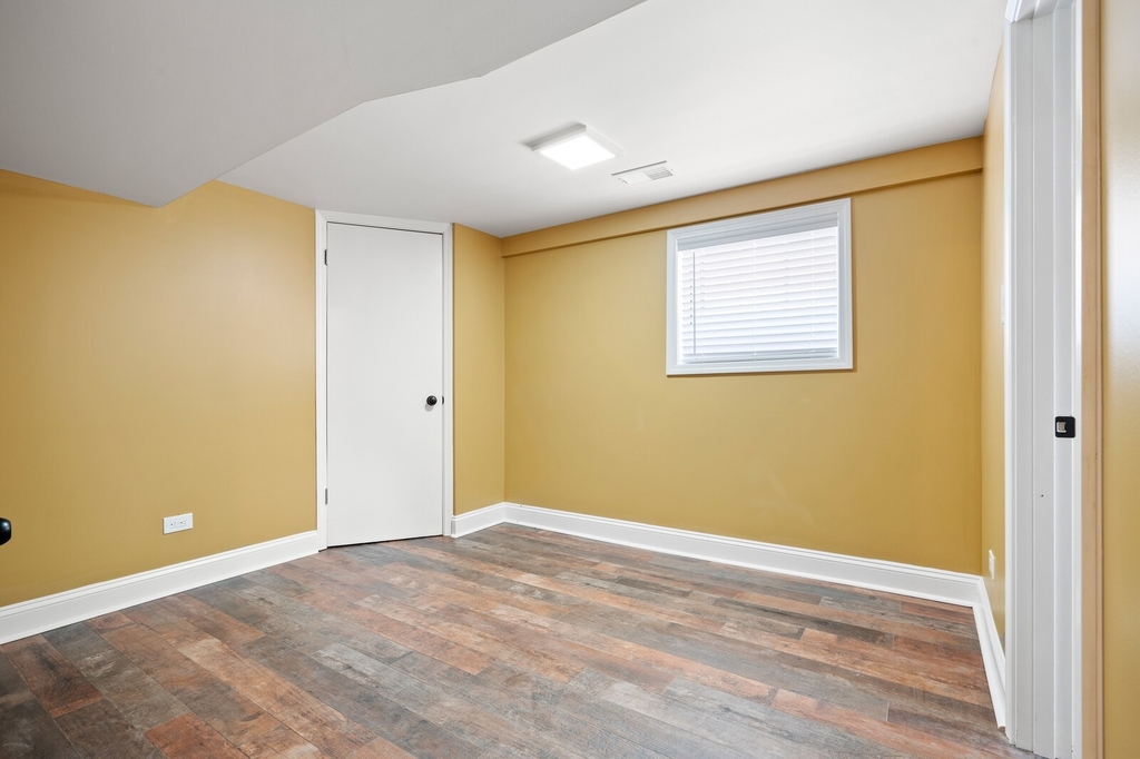 8832 Cherry Avenue - Photo 13