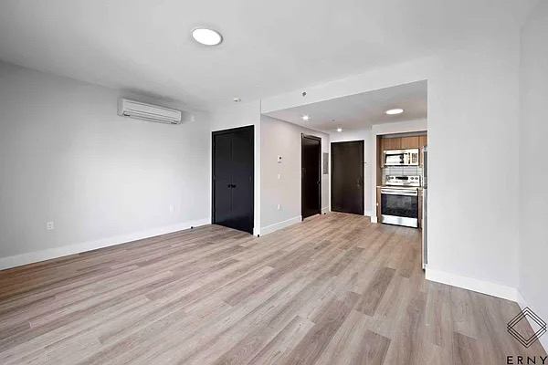 1119 Foster Avenue - Photo 11