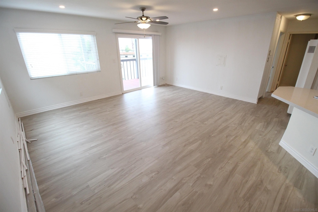 2212 Edinburg Ave, - Photo 5