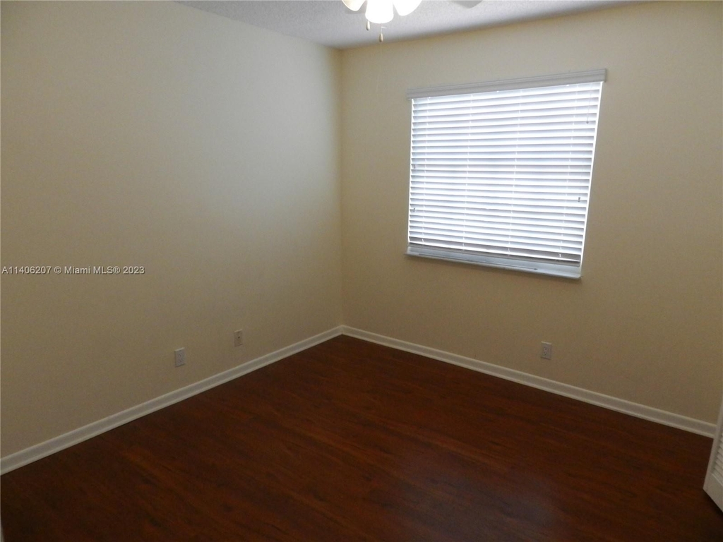 11083 Chandler Dr - Photo 17