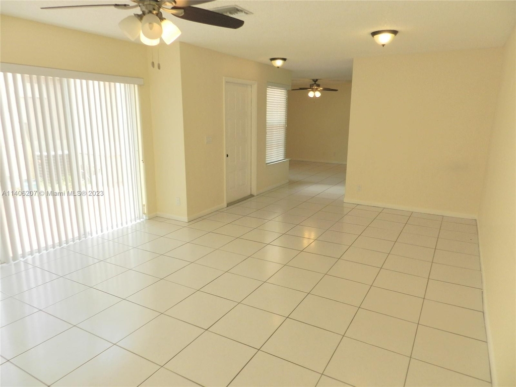 11083 Chandler Dr - Photo 10