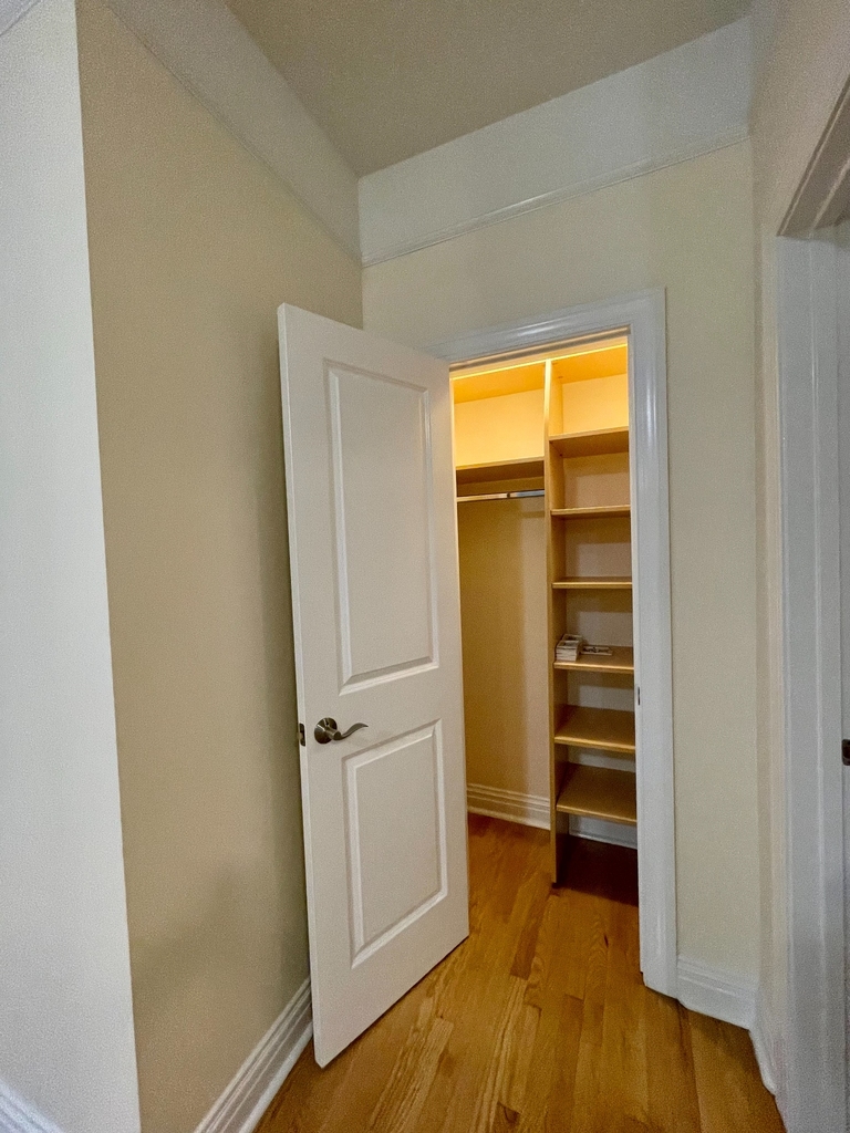 West 13th Street - Photo 8