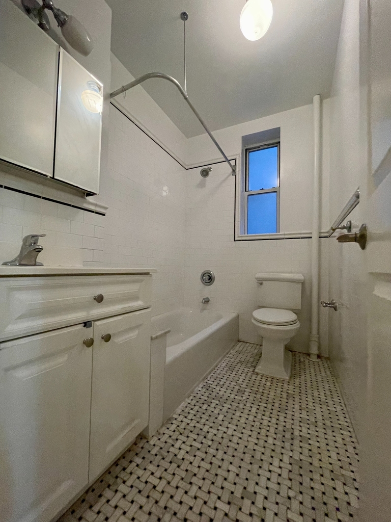 West 13th Street - Photo 5