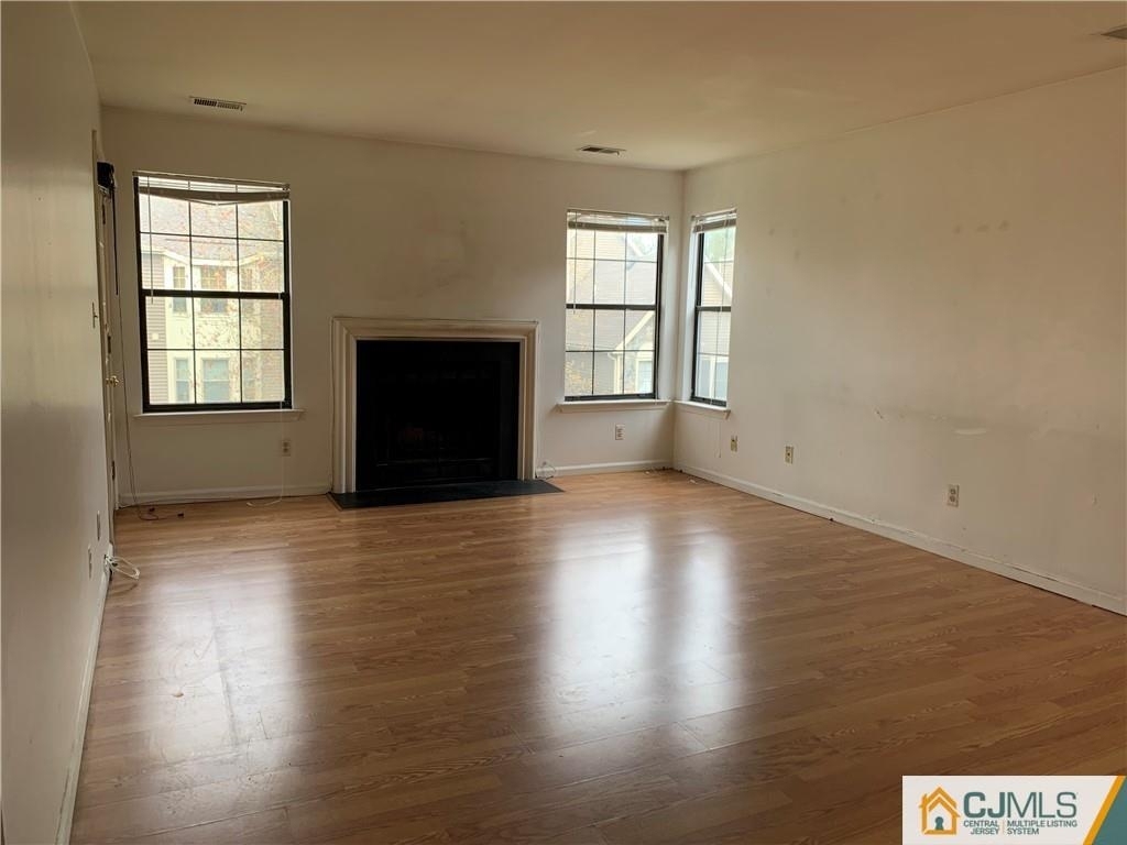 404 Carhart Court - Photo 2