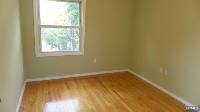 151 Leonia Avenue - Photo 7