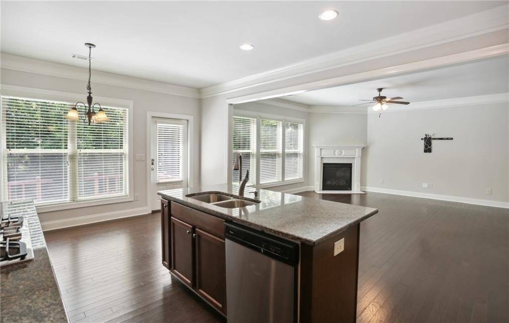 1400 Roswell Manor Circle - Photo 2