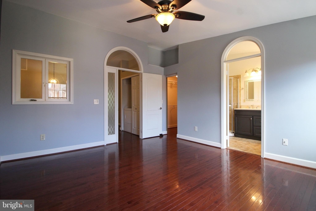 8027 Merry Oaks Court - Photo 15