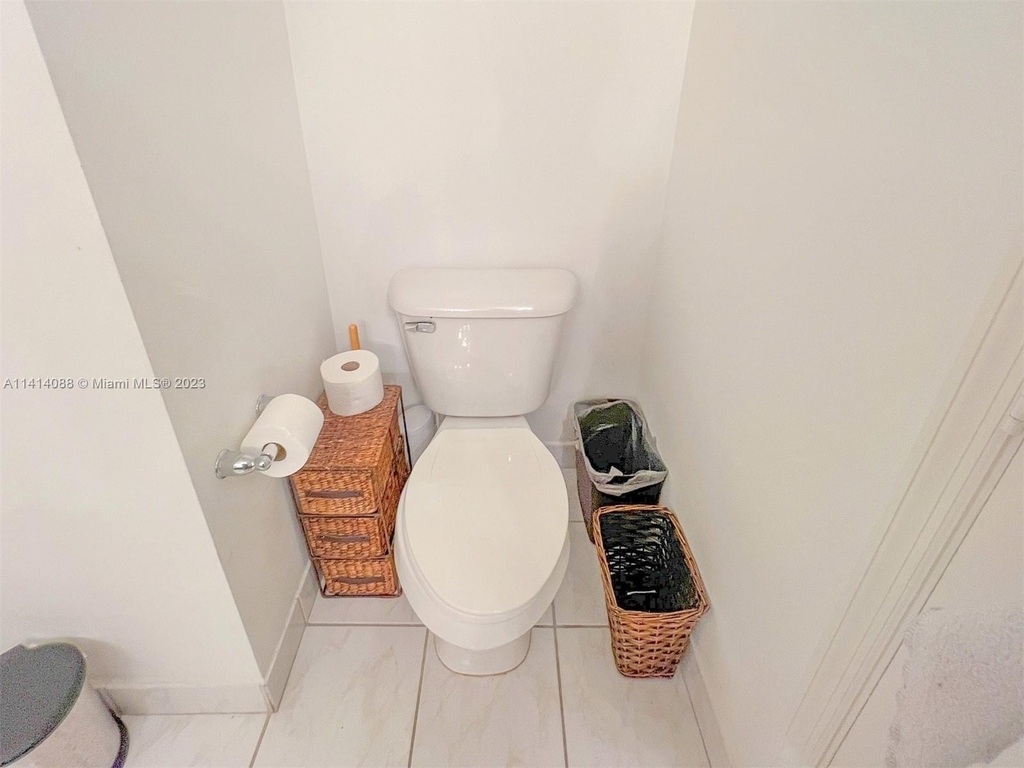 9035 Sw 17th Ct - Photo 10