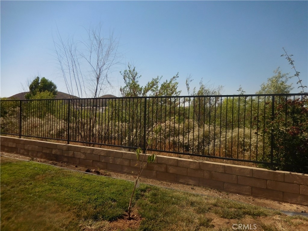 32402 Safflower Street - Photo 24