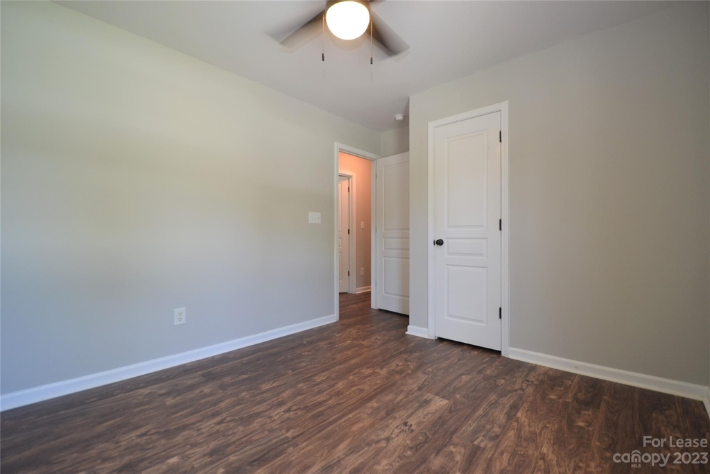 10715 Meadow Crossing Lane - Photo 11