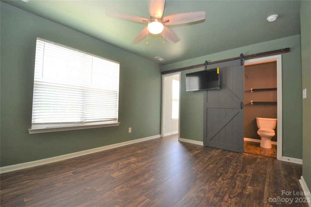 10715 Meadow Crossing Lane - Photo 15