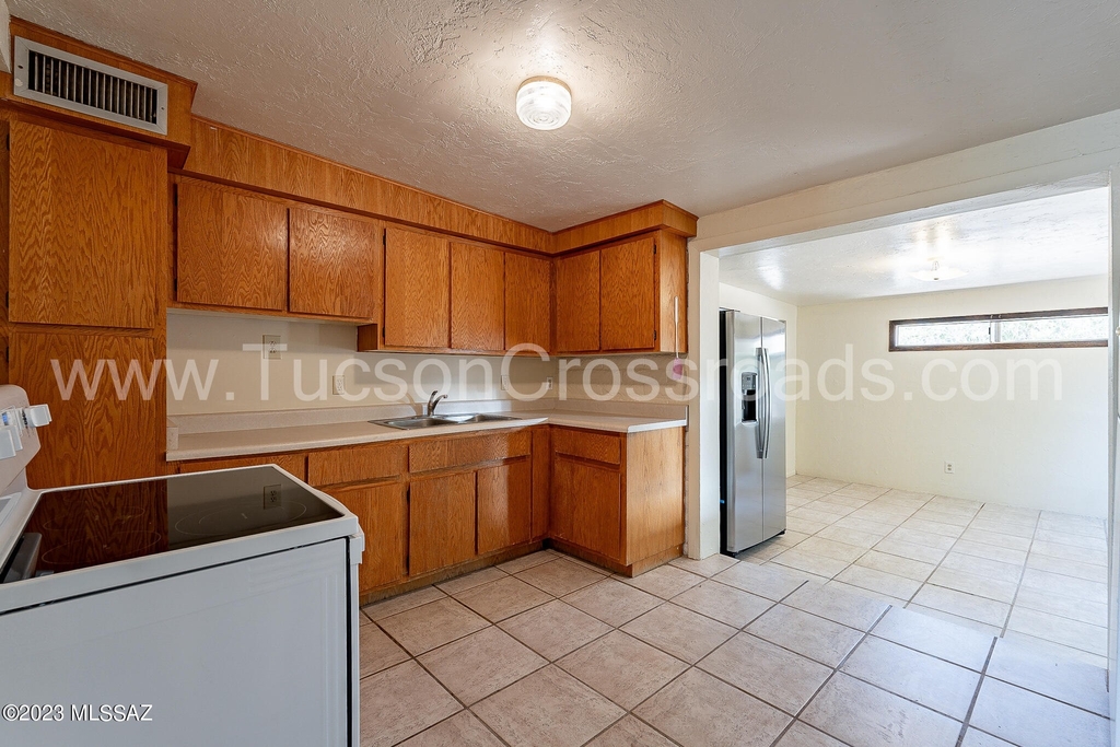 2843 E Kentucky Street - Photo 13