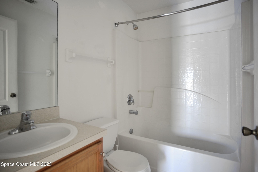 380 Sheridan Avenue - Photo 10