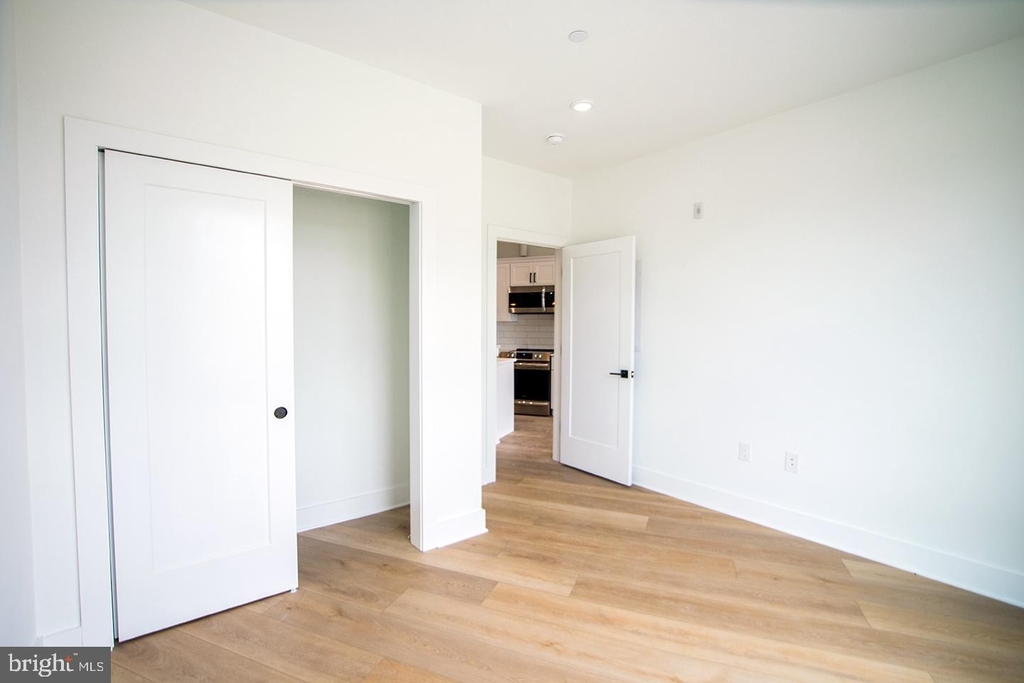 25 W Hortter Street - Photo 6