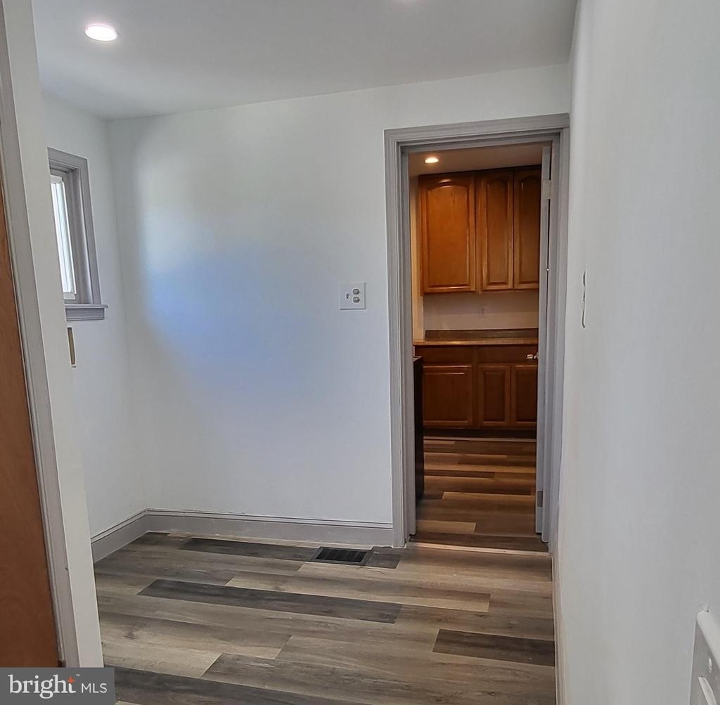 404 9th St - Photo 8