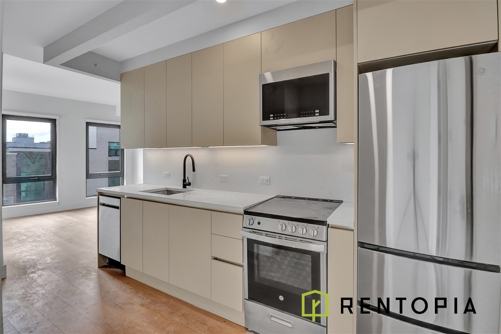 130 Hope Street - Photo 2
