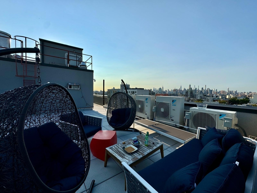 322 Graham Avenue - Photo 8
