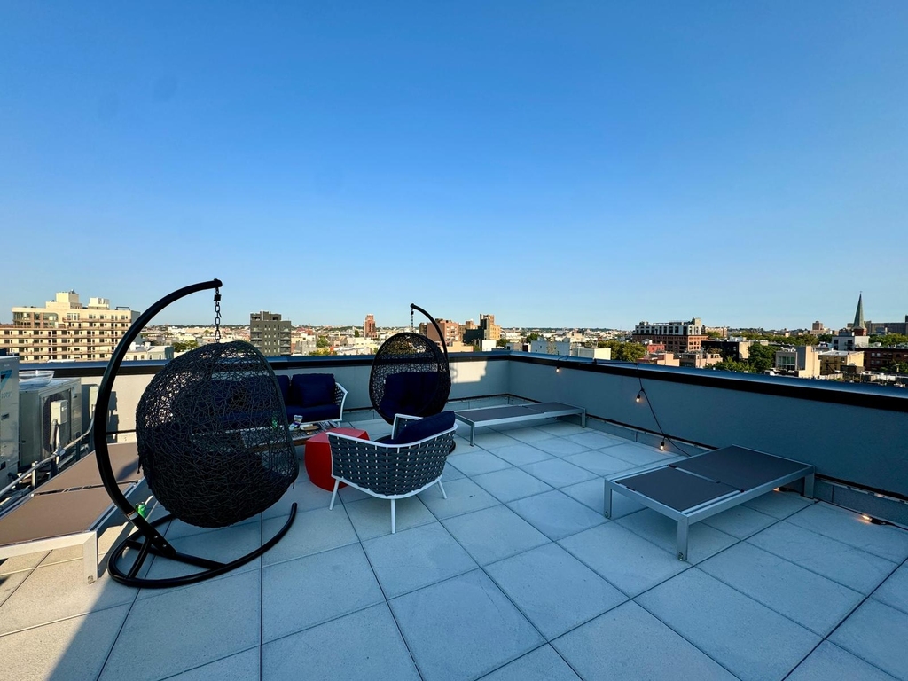 322 Graham Avenue - Photo 7