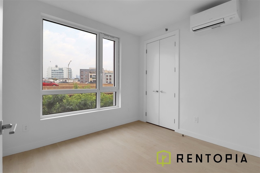 280 Meeker Avenue - Photo 3