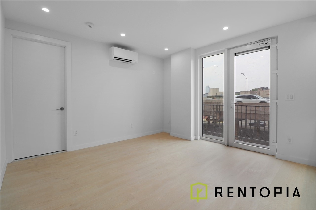 280 Meeker Avenue - Photo 1