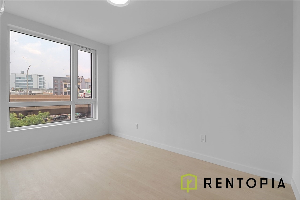 280 Meeker Avenue - Photo 2