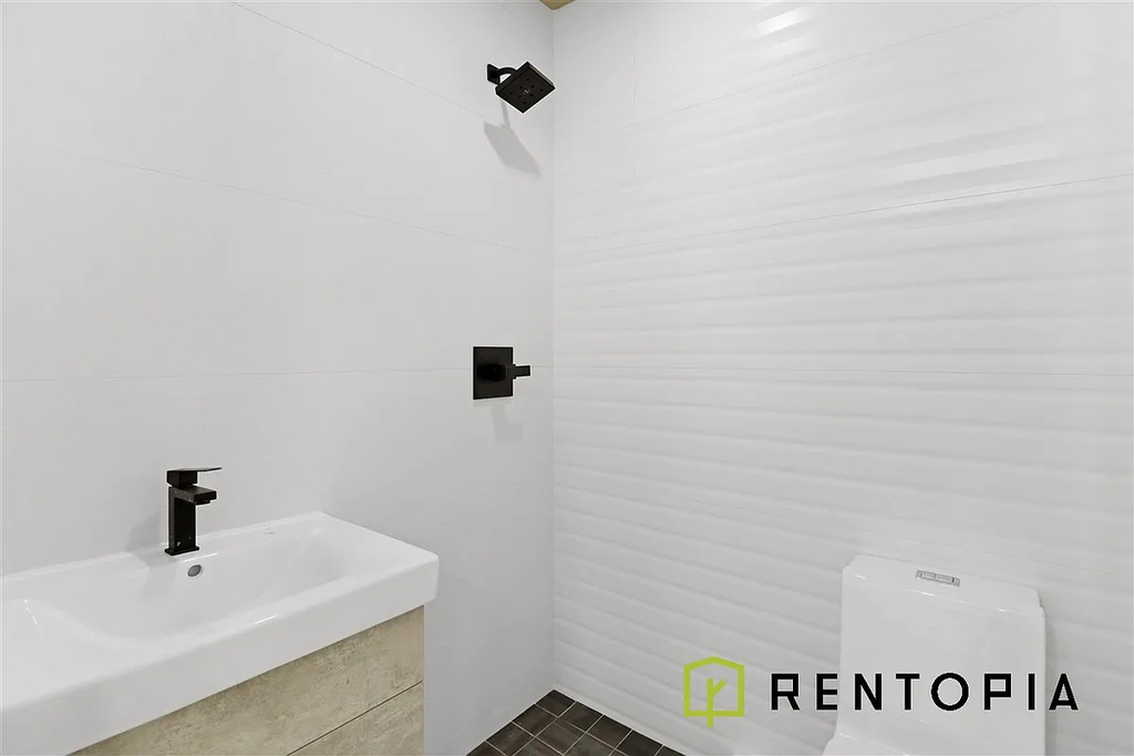 322 Graham Avenue - Photo 6