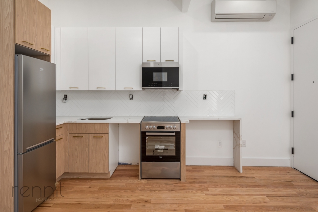 808 Putnam Avenue - Photo 9